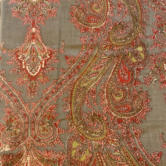 Womens Scarf/Shawl - Picture 8 of 8